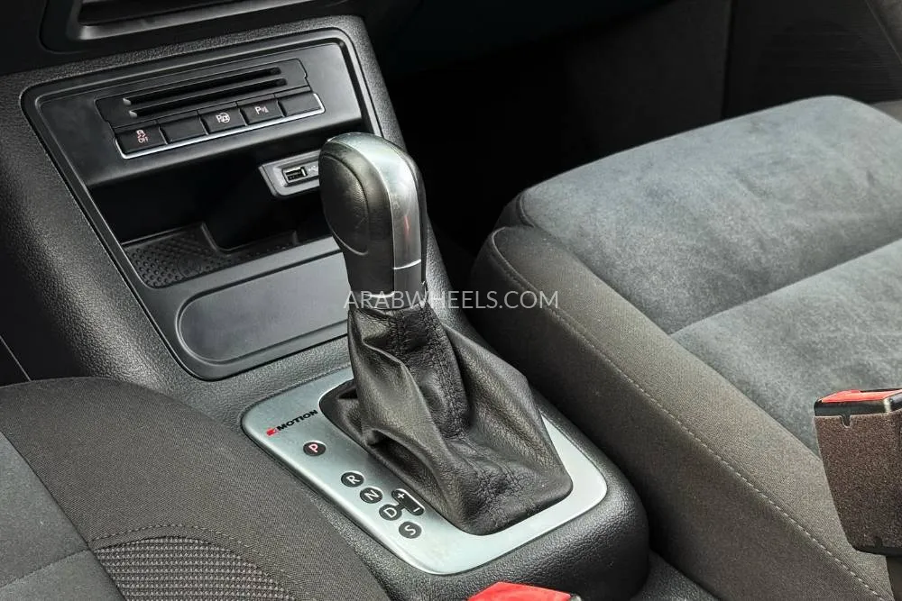 Volkswagen Touareg 2016 for Sale in Dubai Image-10