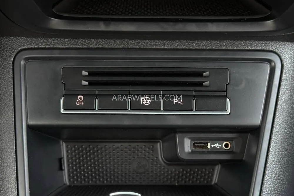 Volkswagen Touareg 2016 for Sale in Dubai Image-11