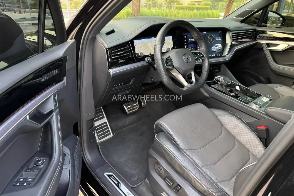 Volkswagen Touareg 2023 for Sale in Dubai Image-5