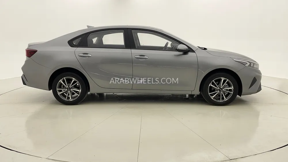 Kia Cerato 2024 for Sale in Dubai Image-2