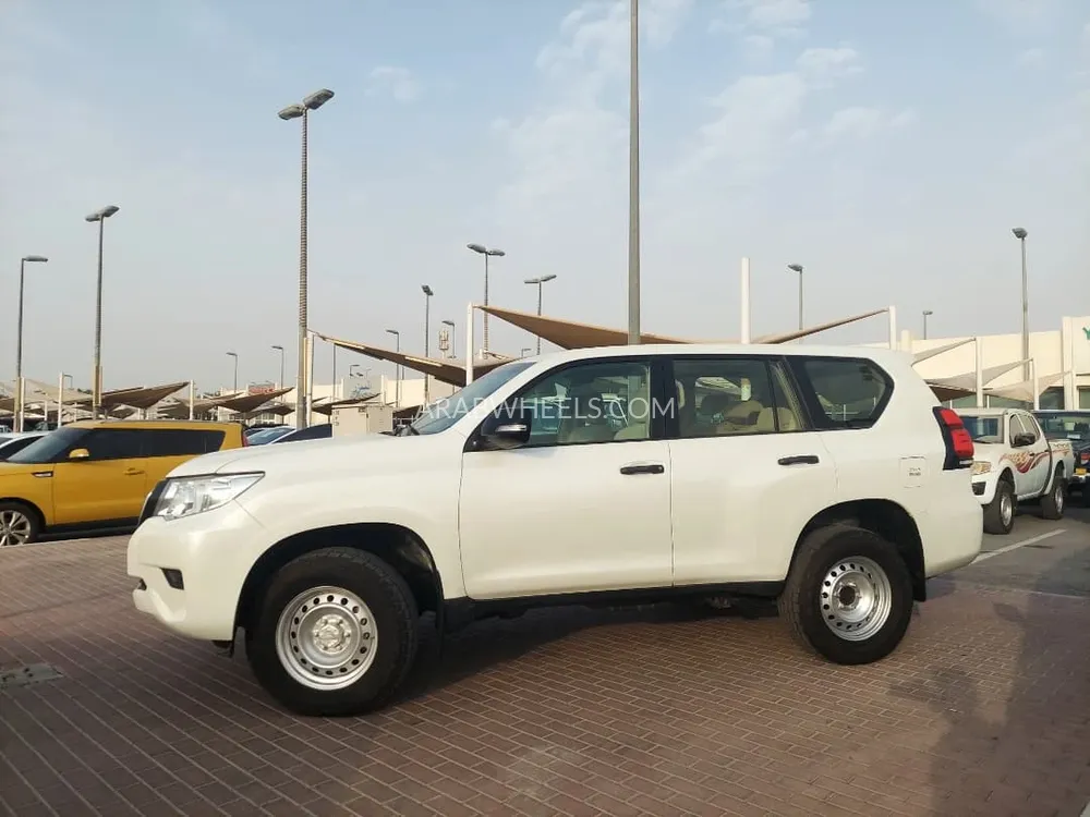 تويوتا لاند كروزر برادو 2018 for Sale in الشارقة Image-4
