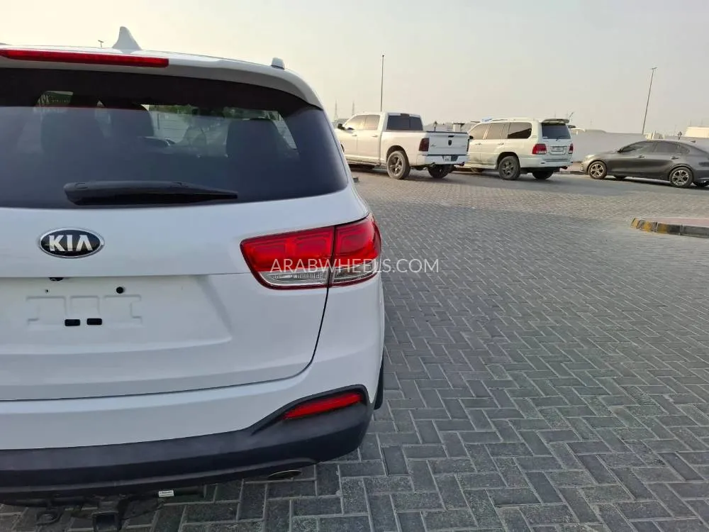 Kia Sorento 2018 for Sale in Ajman Image-18