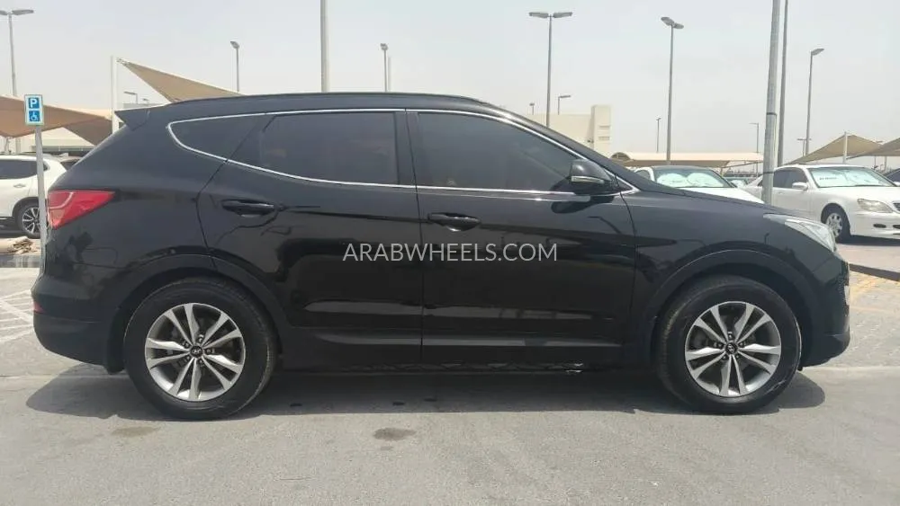 Hyundai Santa Fe 2016 for Sale in Sharjah Image-5