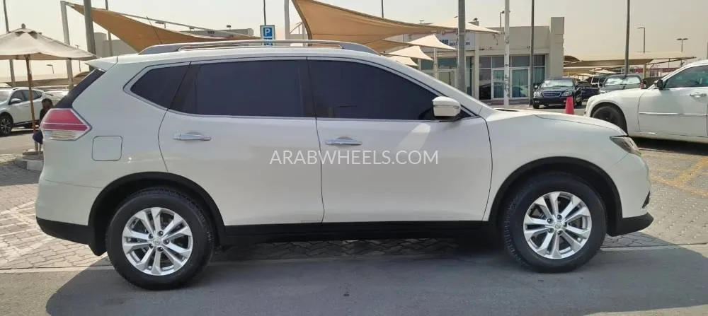 Nissan Pathfinder 2015 for Sale in Sharjah Image-3