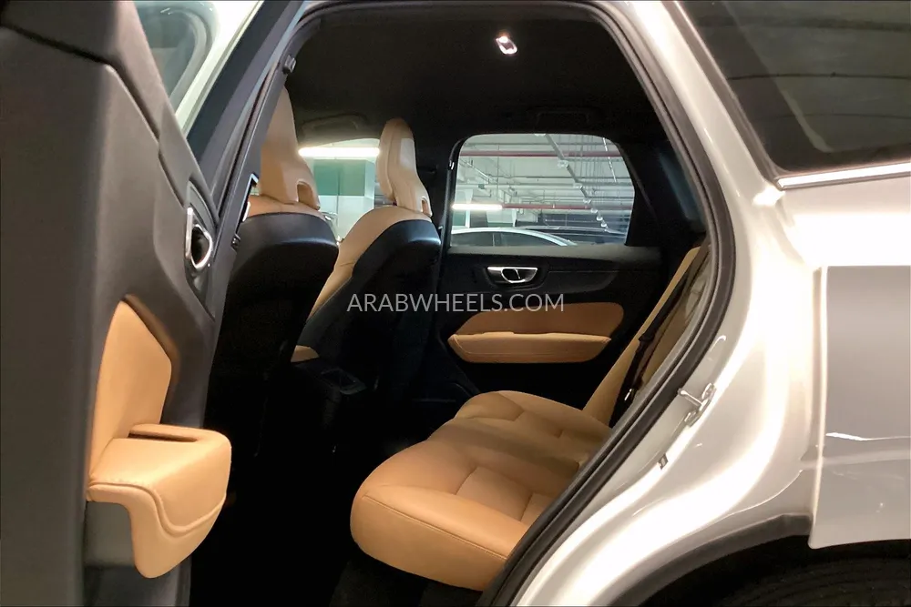 Volvo XC60 2020 for Sale in Sharjah Image-12