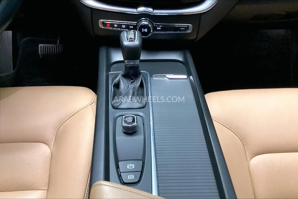 Volvo XC60 2020 for Sale in Sharjah Image-14