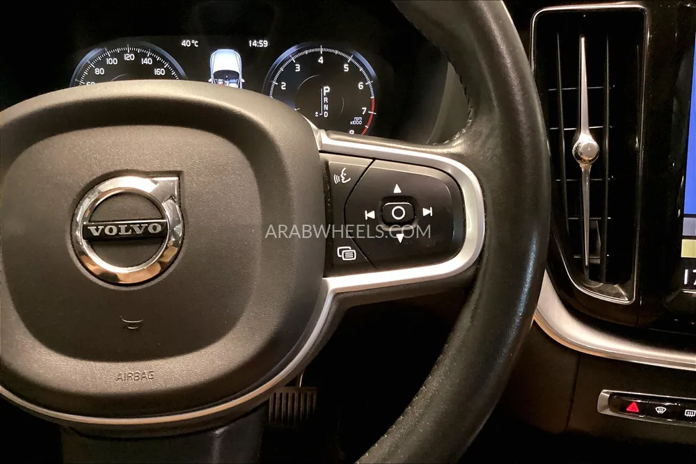 Volvo XC60 2020 for Sale in Sharjah Image-17