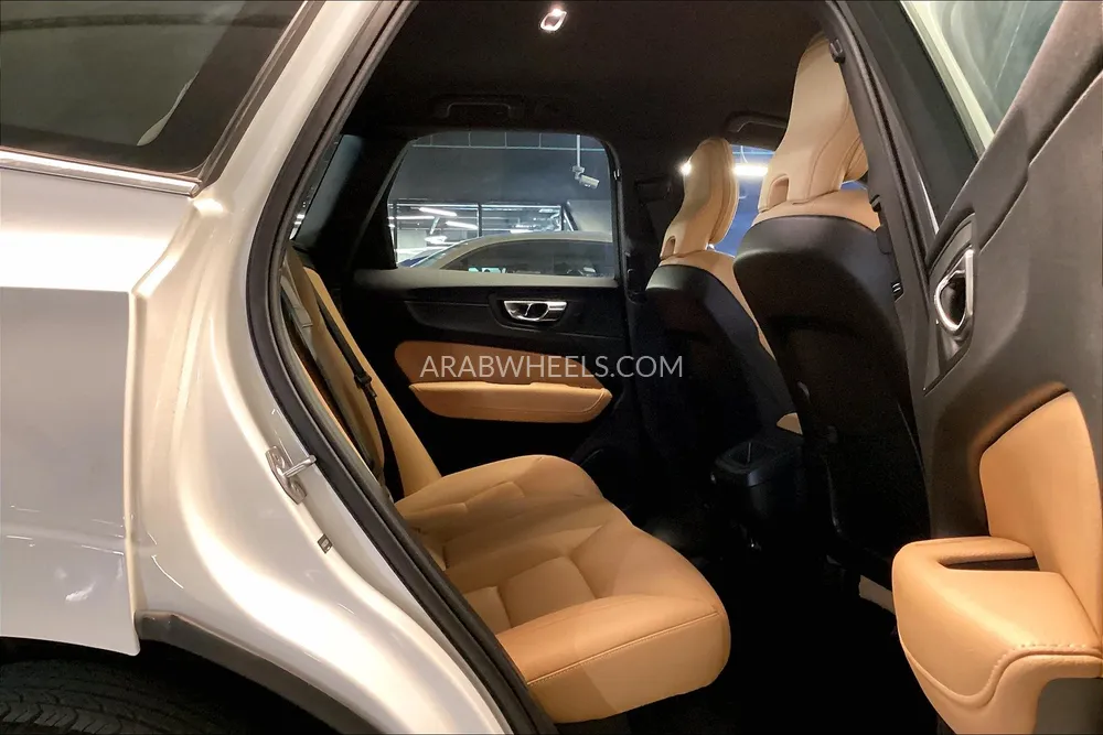 Volvo XC60 2020 for Sale in Sharjah Image-22