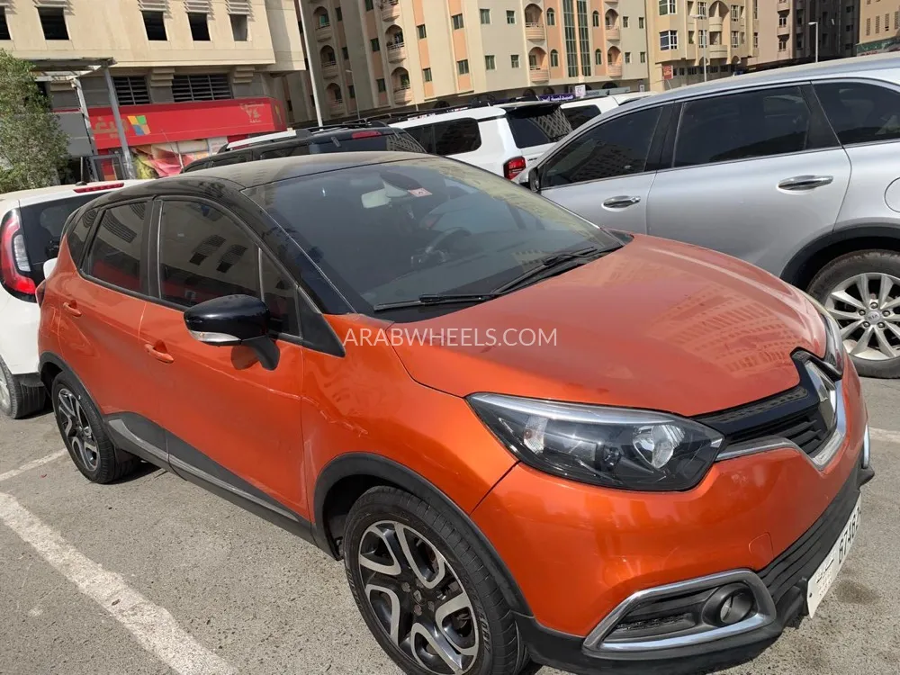 Renault Captur 2016 for Sale in Sharjah Image-3