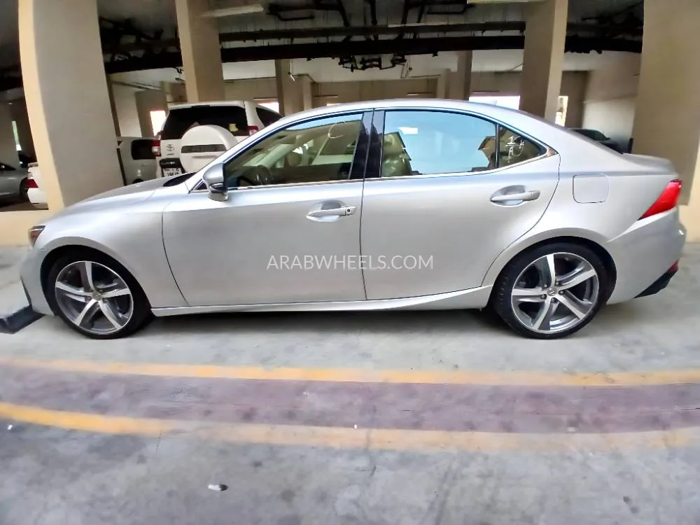 Lexus IS 2020 for Sale in Dubai Image-3