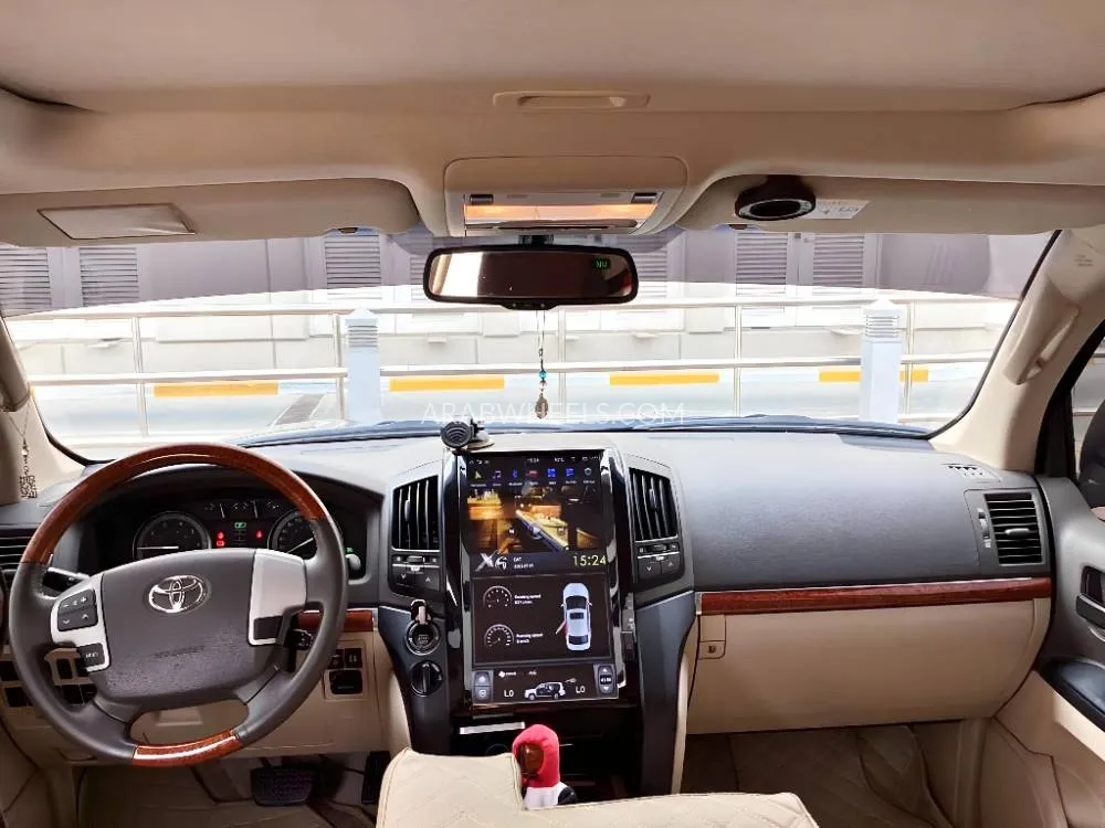 Toyota Land Cruiser 2015 for Sale in Dubai Image-5