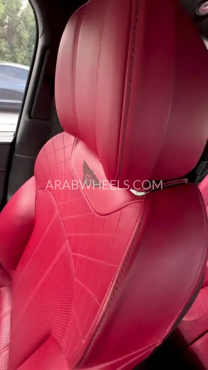 بينتلي بينتايجا 2018 for Sale in الشارقة Image-17
