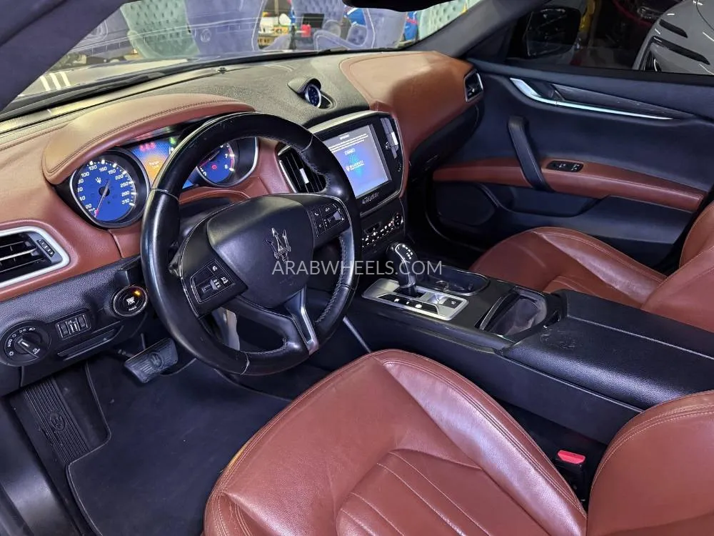 مازيراتي جيبلي 2015 for Sale in دبي Image-10