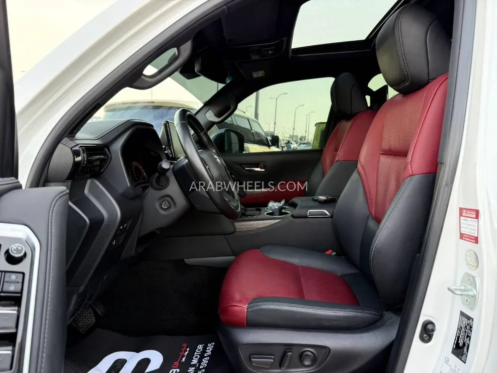 Toyota Land Cruiser 2022 for Sale in Abu Dhabi Image-4