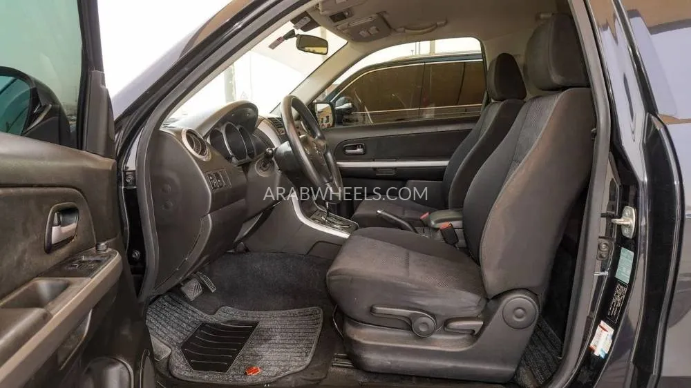 Suzuki Grand Vitara 2016 for Sale in Sharjah Image-7