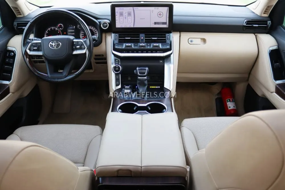Toyota Land Cruiser 2022 for Sale in Sharjah Image-7