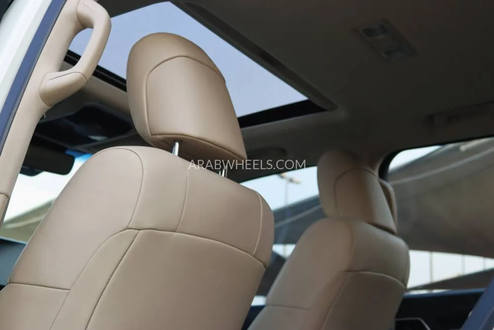 Toyota Land Cruiser 2022 for Sale in Sharjah Image-9