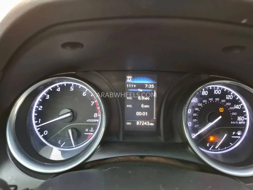 Toyota Camry 2019 for Sale in Ajman Image-17