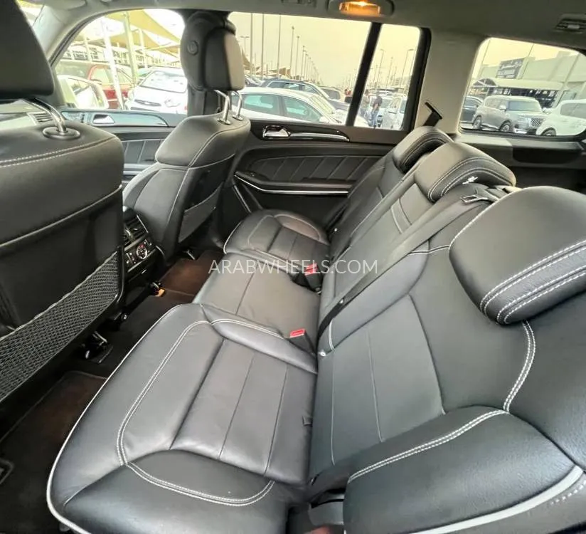 Mercedes Benz GL Class 2014 for Sale in Dubai Image-8