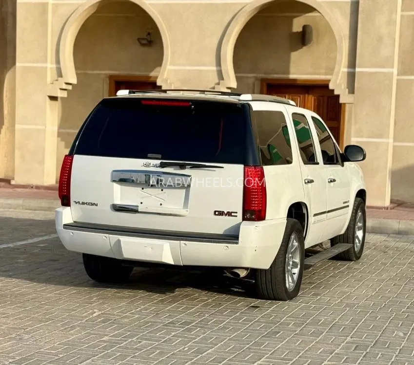 GMC Yukon 2009 for Sale in Ajman Image-13