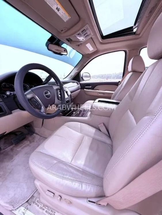 GMC Yukon 2008 for Sale in Ajman Image-5