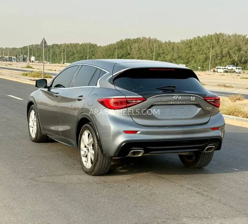 إنفينيتي Q30 2019 for Sale in عجمان Image-9