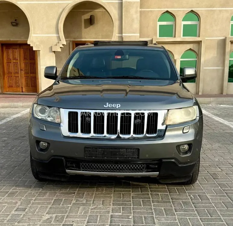 Jeep Cherokee 2011 for Sale in Ajman Image-2