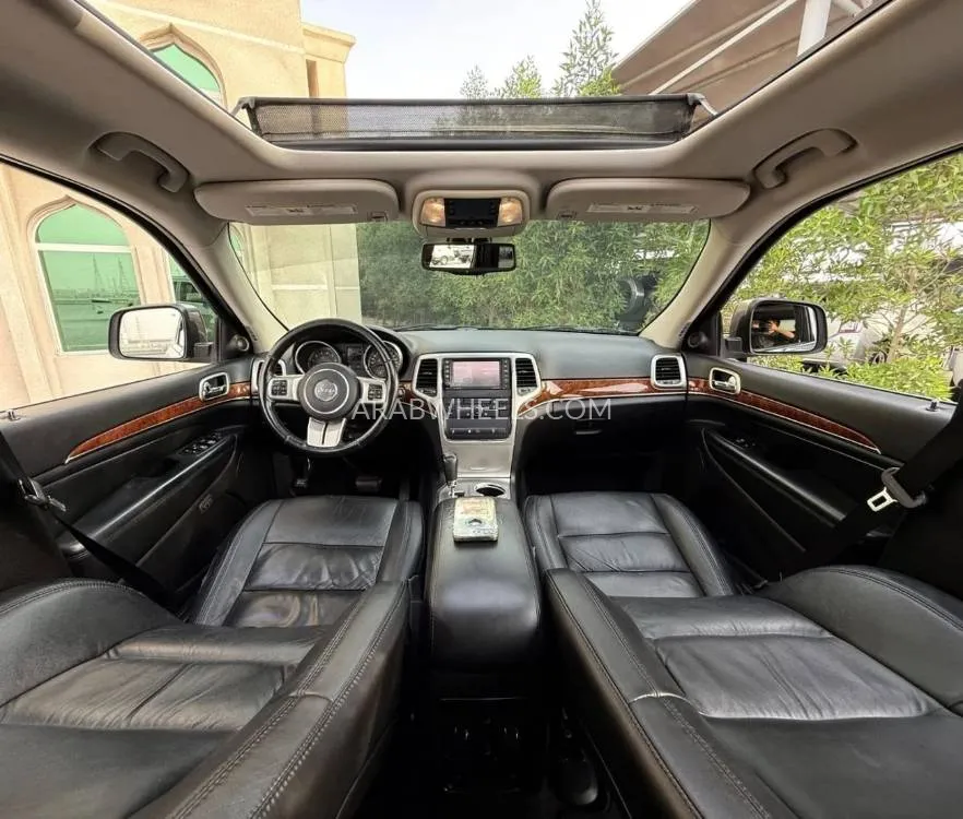 Jeep Cherokee 2011 for Sale in Ajman Image-5