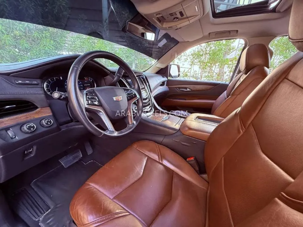 Cadillac Escalade 2016 for Sale in Ajman Image-5