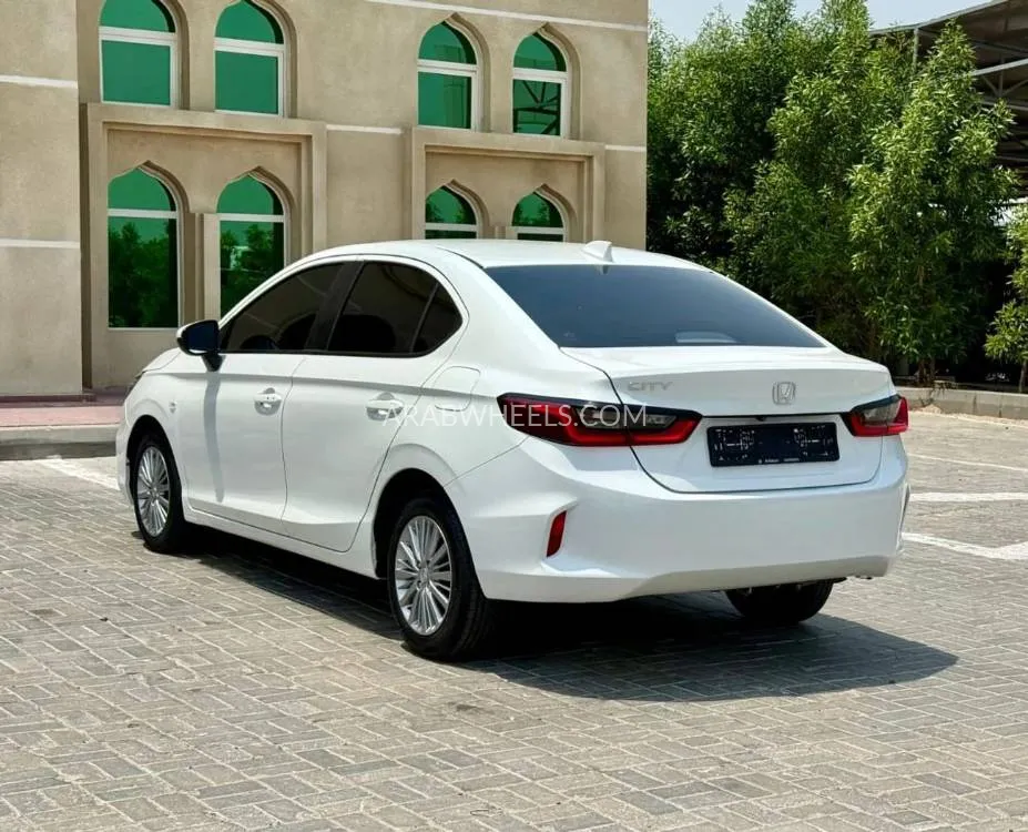 Honda City 2022 for Sale in Ajman Image-8
