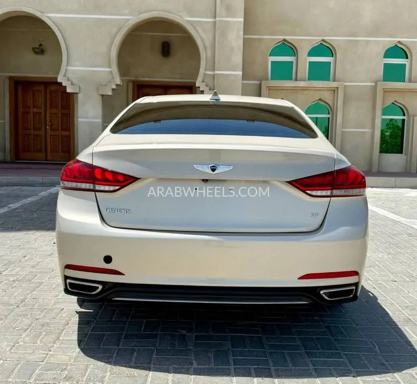 Hyundai Genesis 2015 for Sale in Ajman Image-11