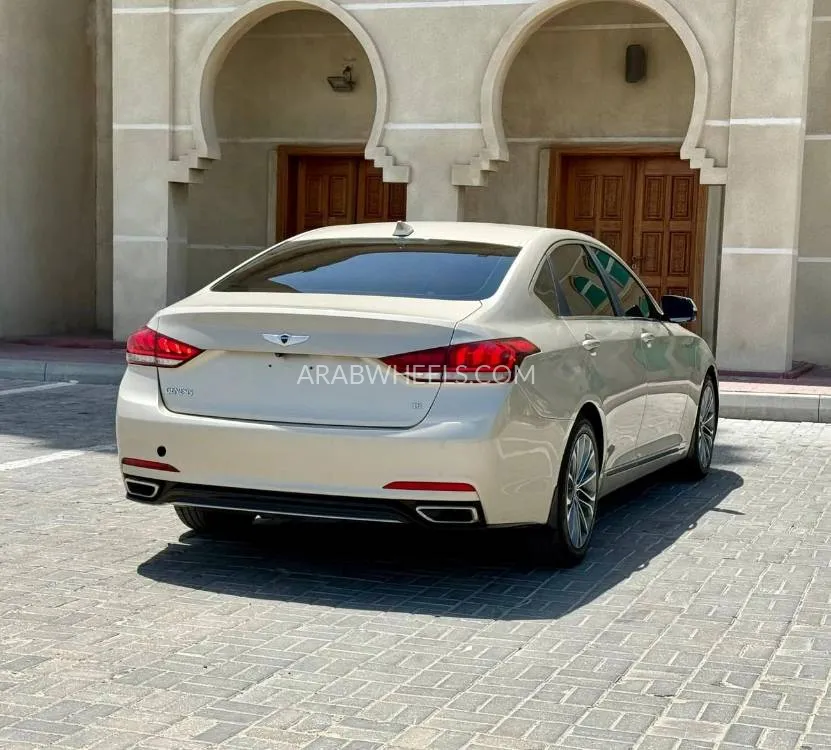 Hyundai Genesis 2015 for Sale in Ajman Image-12