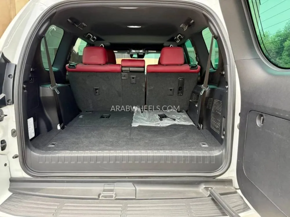 Lexus GX 2021 for Sale in Ajman Image-14
