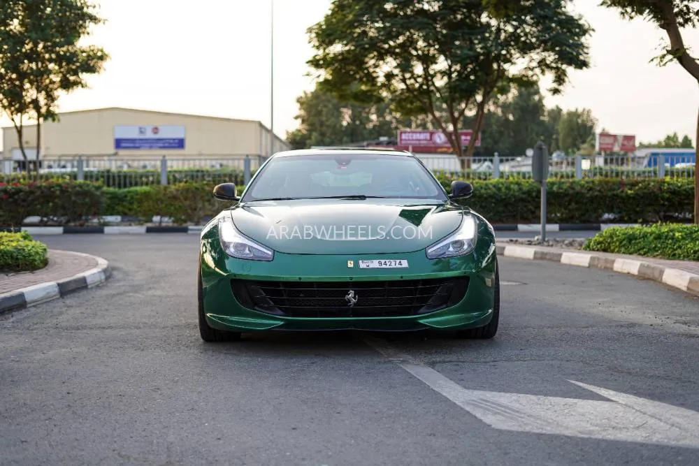 Ferrari Gtc4lusso 2017 for Sale in Dubai Image-2