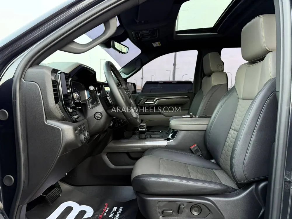 شيفروليه سيلفرادو 2024 for Sale in أبو ظبي Image-4