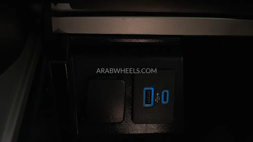 Ford Explorer 2022 for Sale in Dubai Image-64