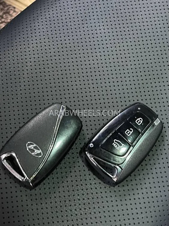 Hyundai Santa Fe 2016 for Sale in Ajman Image-11