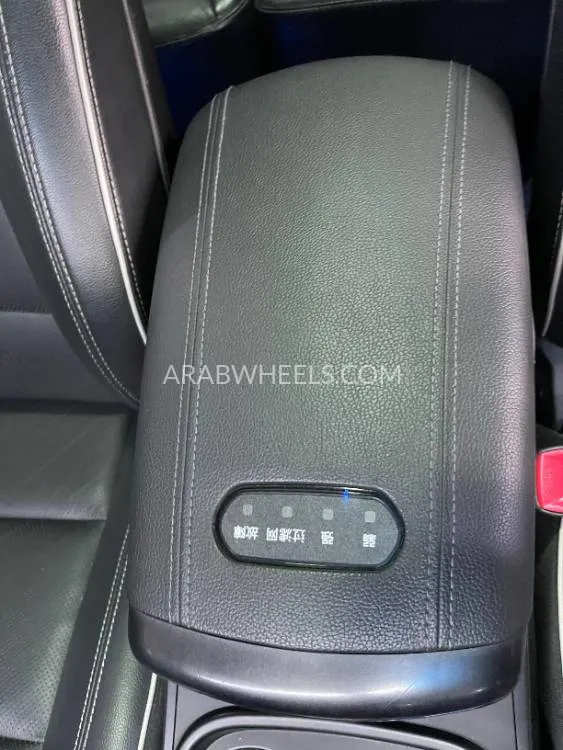 Hyundai Santa Fe 2017 for Sale in Ajman Image-13