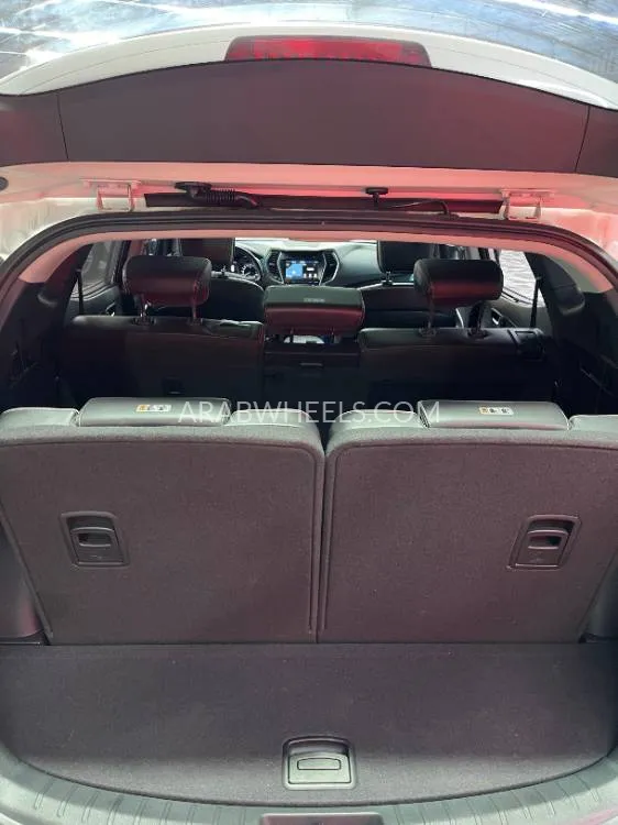 Hyundai Santa Fe 2017 for Sale in Ajman Image-22