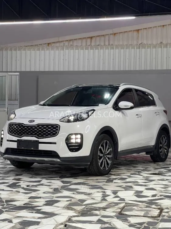 Kia Sportage 2017 for Sale in Ajman Image-2