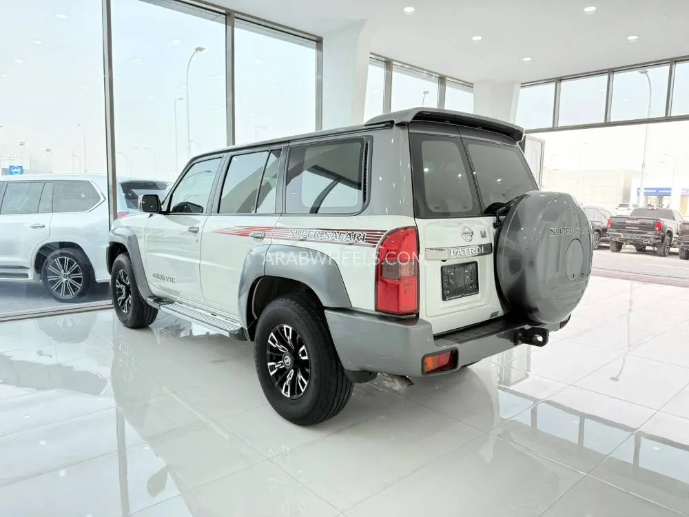 Nissan Patrol 2023 for Sale in Abu Dhabi Image-9