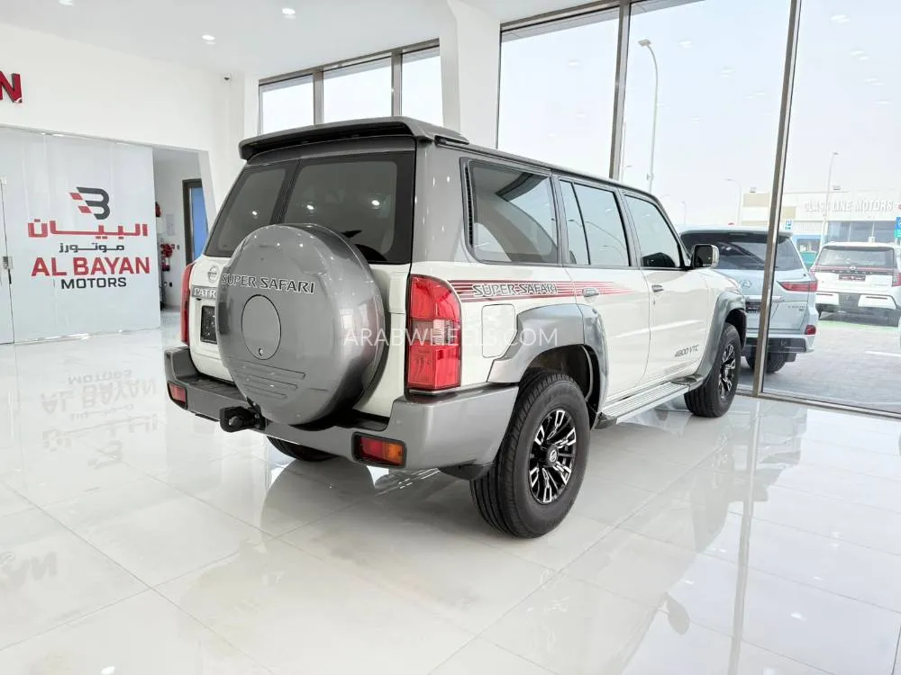 Nissan Patrol 2023 for Sale in Abu Dhabi Image-11