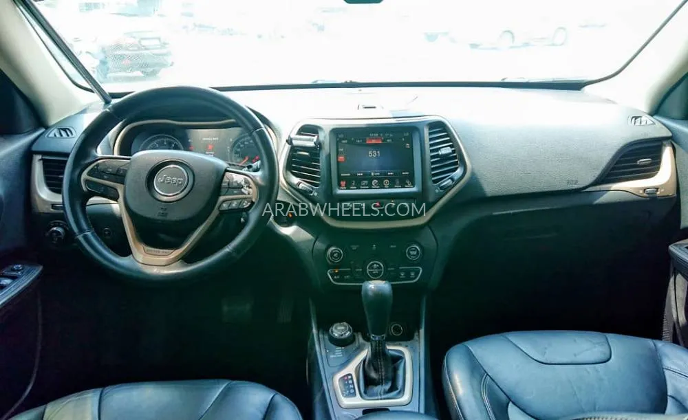 Jeep Cherokee 2014 for Sale in Ajman Image-11
