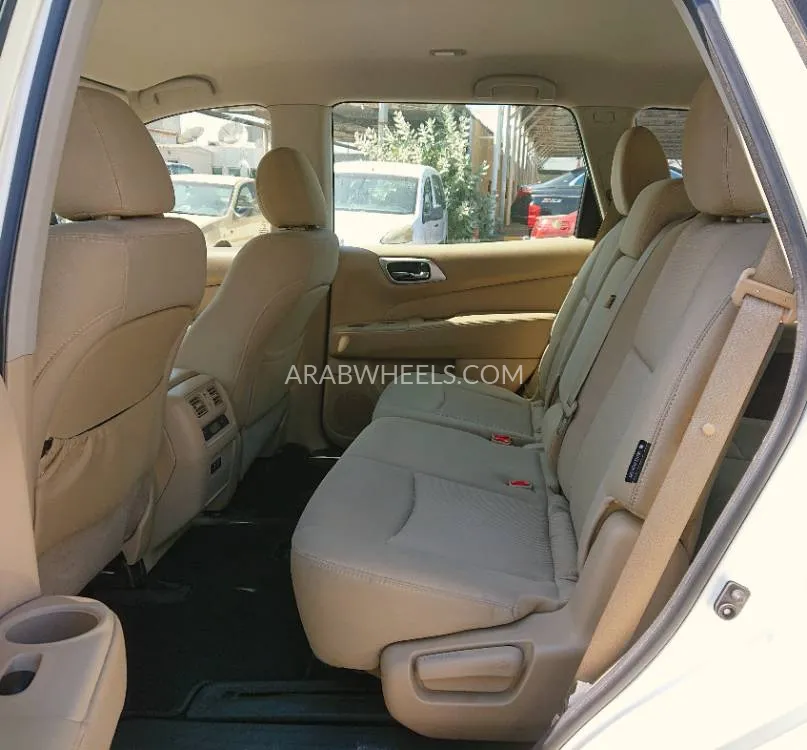 Nissan Pathfinder 2020 for Sale in Ajman Image-10