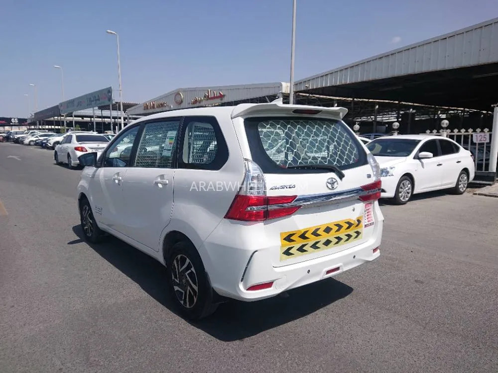Toyota Avanza 2020 for Sale in Ajman Image-7