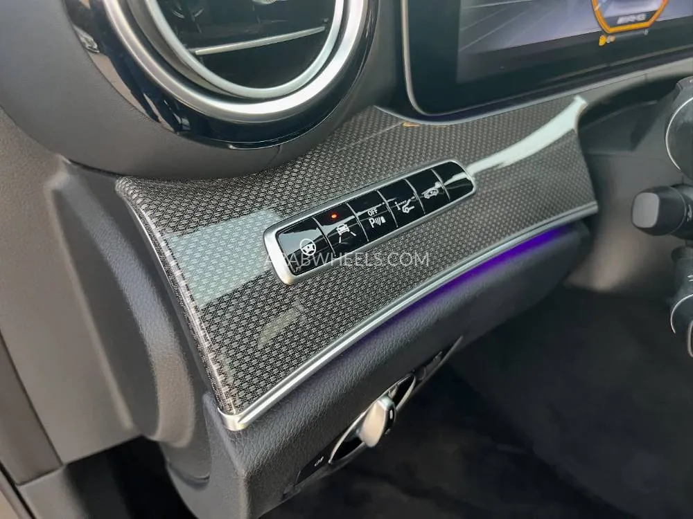 Mercedes Benz E Class 2017 for Sale in Ajman Image-8