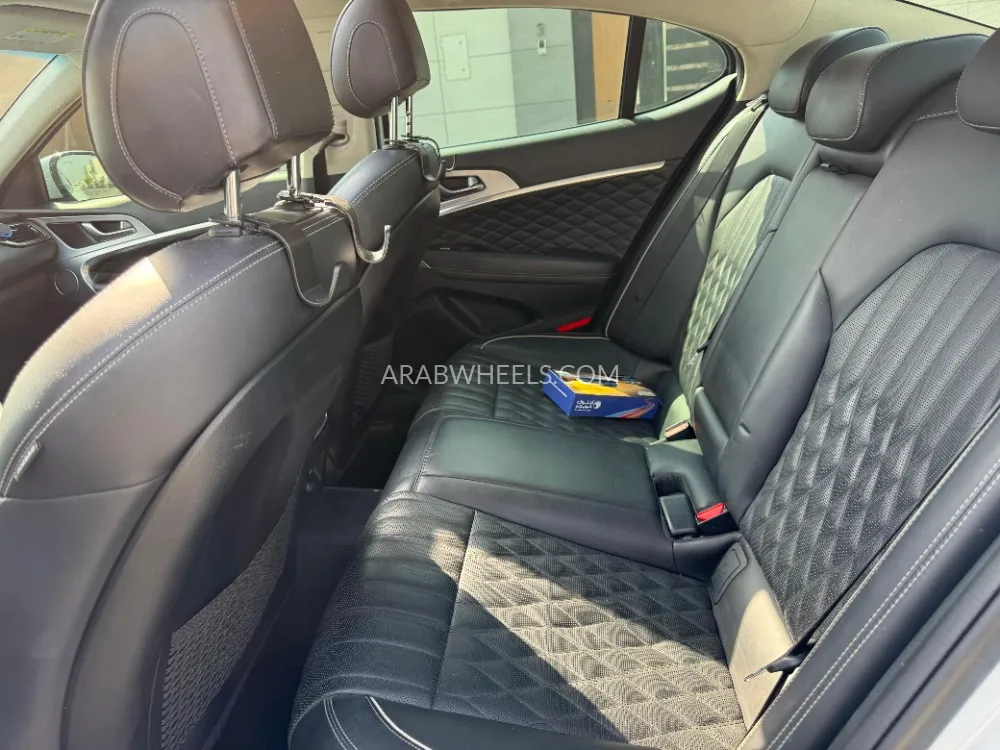Genesis G70 2019 for Sale in Ajman Image-6