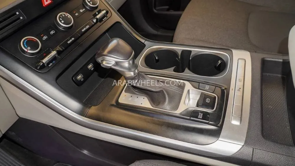 Kia Carnival 2022 for Sale in Sharjah Image-12