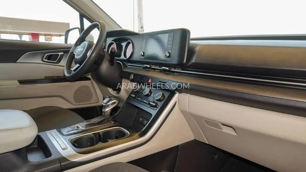 Kia Carnival 2022 for Sale in Sharjah Image-13