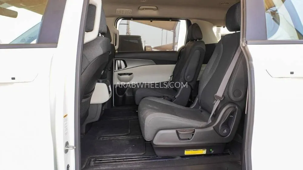 Kia Carnival 2022 for Sale in Sharjah Image-14